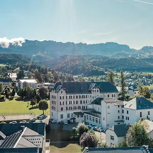 Western Grand De Paris & Hotel